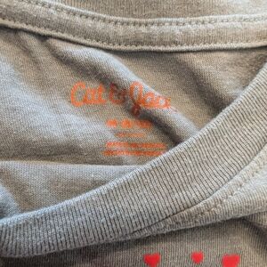 Cat and Jack valentine's shark tee-shirt 8/10